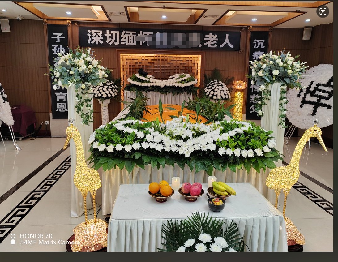 灵堂花艺布置